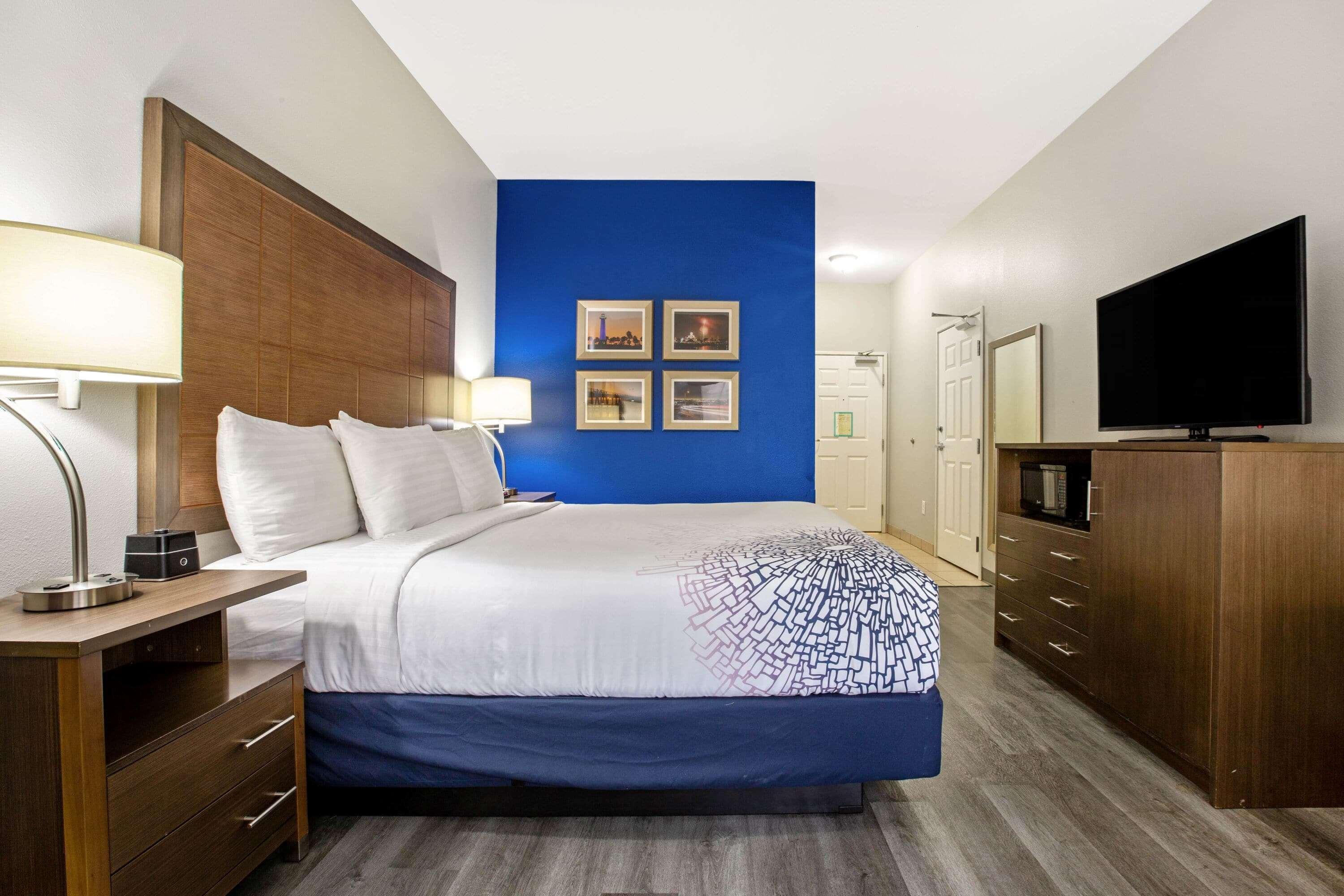 La Quinta By Wyndham Ne Long Beach/Cypress Hawaiian Gardens Экстерьер фото