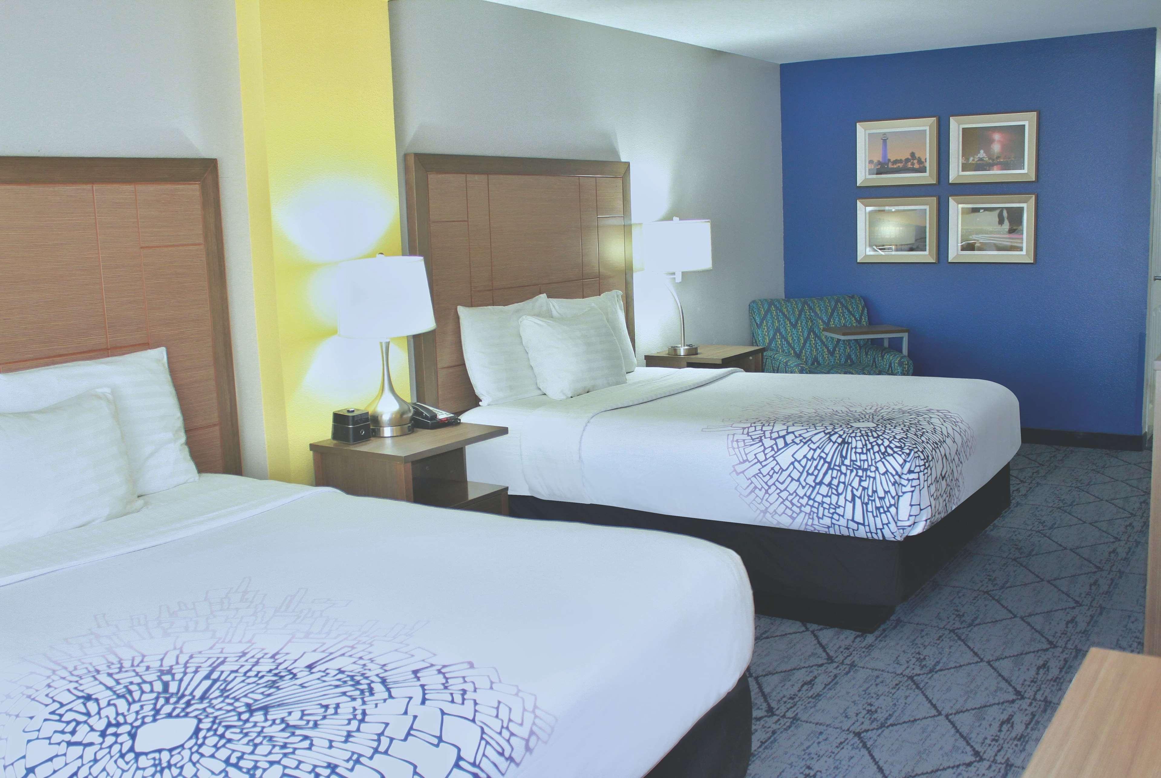 La Quinta By Wyndham Ne Long Beach/Cypress Hawaiian Gardens Экстерьер фото