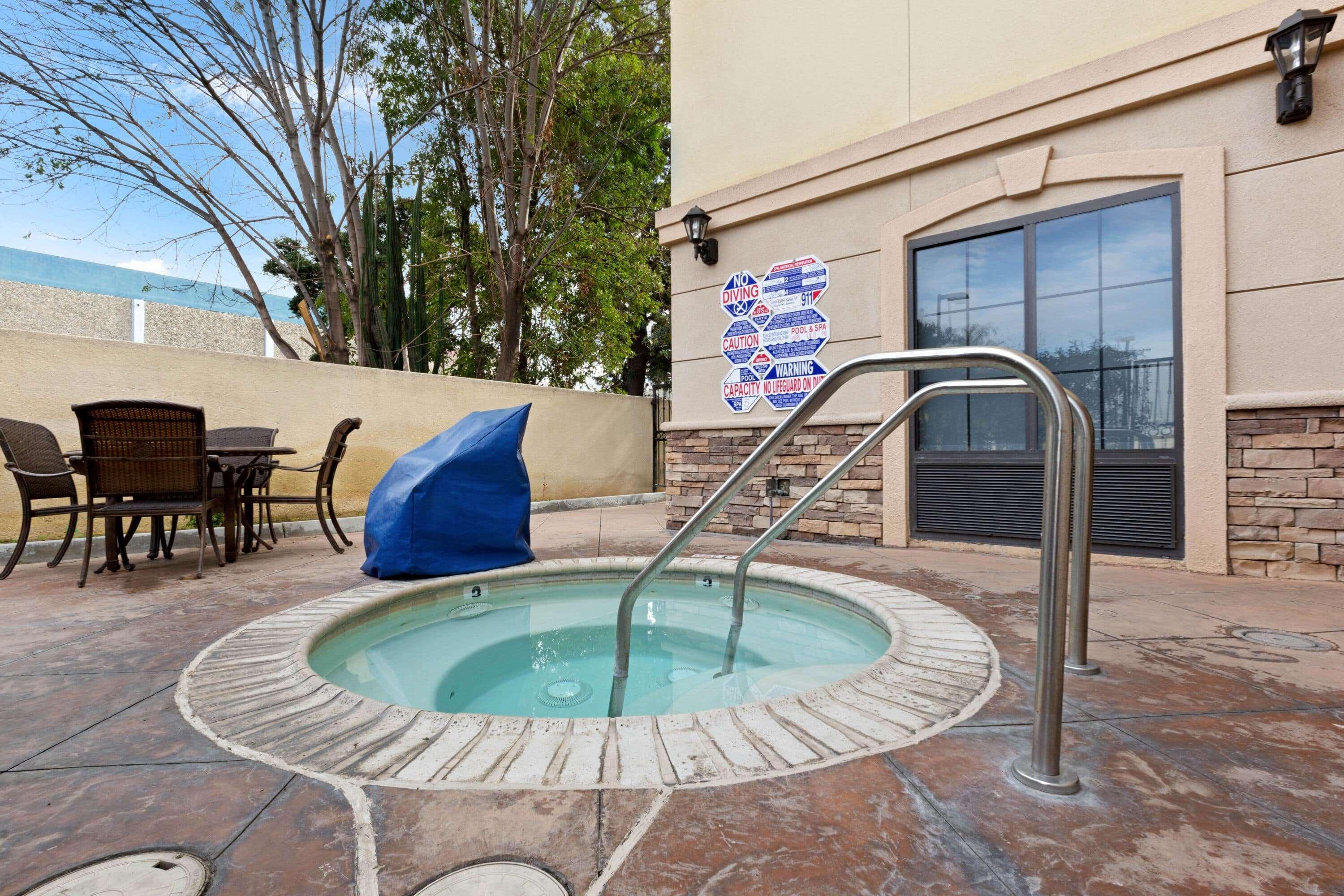 La Quinta By Wyndham Ne Long Beach/Cypress Hawaiian Gardens Экстерьер фото